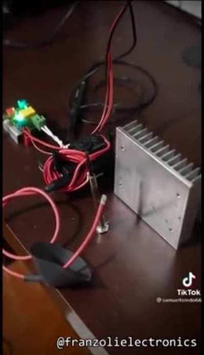 Red Hot Chili Peppers playing Giorno's Theme 😳