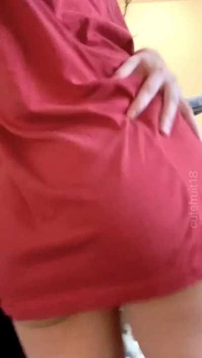 i’m hiding some booty meat under this baggy shirt