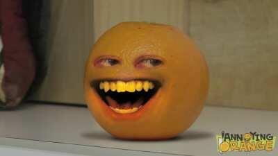Who knew annoying orange was so epic?????