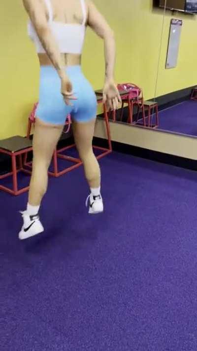 All of the guys in my gym dream of seeing this doll :P