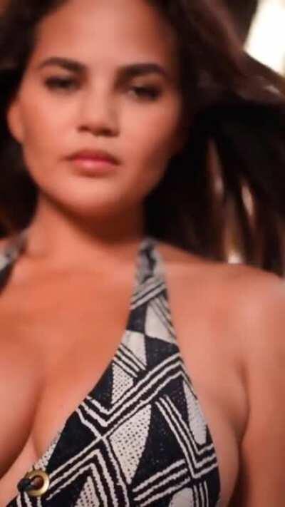 Chrissy Teigen - Sports Illustrated Swimsuit 2017 - Irresistible Vertical Edit