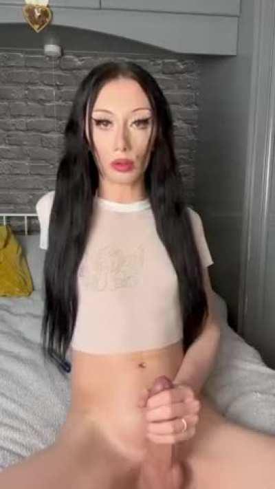 Would you mind if your gf had a bigger cock than you did ?🤭