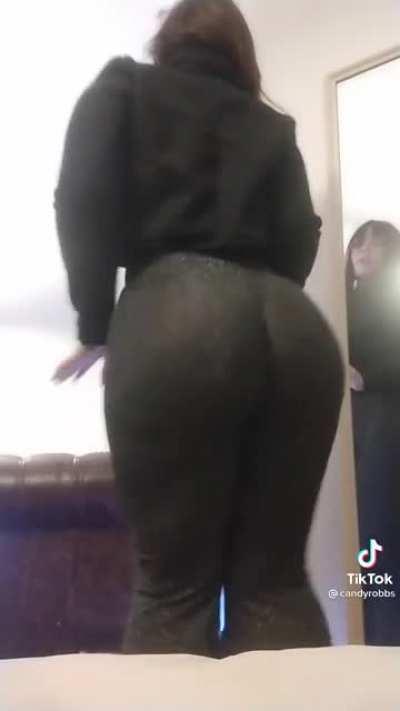 Soft & Jiggly No.411 (OMFG PT.2 🥵😲🍑)