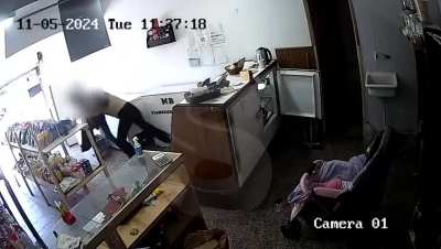 Mar del Plata: Una mamá se paró de manos frente a una ladrona para defender a su bebe, la agresora terminó detenida y tendría antecedentes penales