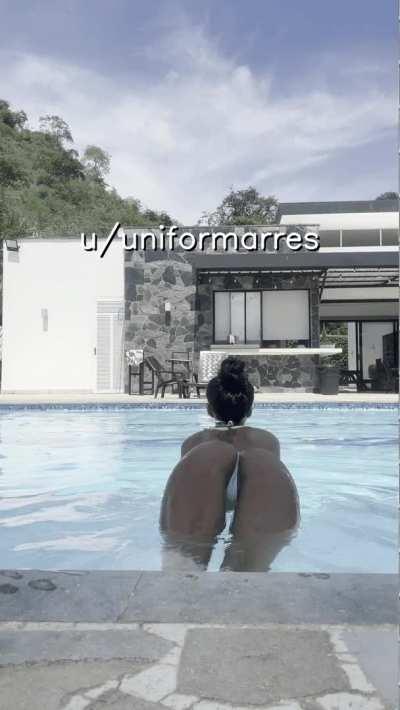 That 4’10 spinner smirk 🤤