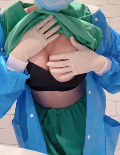 Caught in a naughty mood 🧤