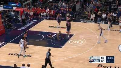 [Highlight] Jeremy Sochan draws the foul on the floor and ...celebrates... with the floor