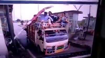 WCGW try to escape but no confident