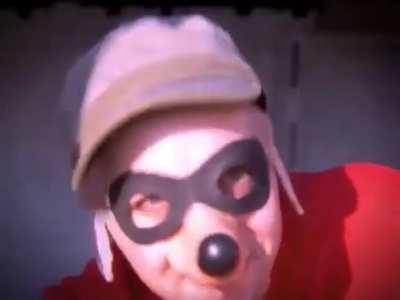 Time to Duck. The Kidnap Van is Here