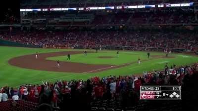 [Highlight] Castellanos walks off the Nationals with a solo homer!
