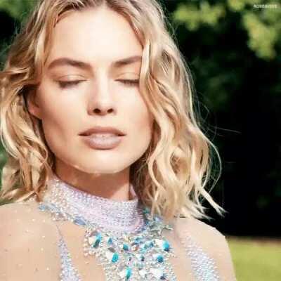 Yeah, Margot Robbie is breathtaking.