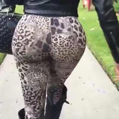 Jenn morel jiggly booty walk