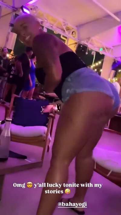 All that chunky ass meat wiggle 🤤🤤🤤🤤😍😍