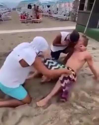 These dudes having fun [Happy freakout][Don't worry it's before COVID]