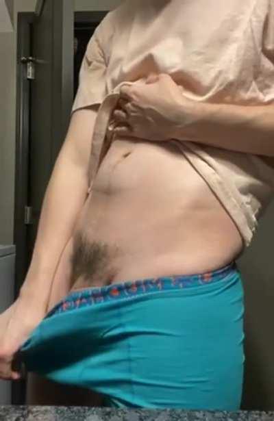 Who wants to please me while I game 😛