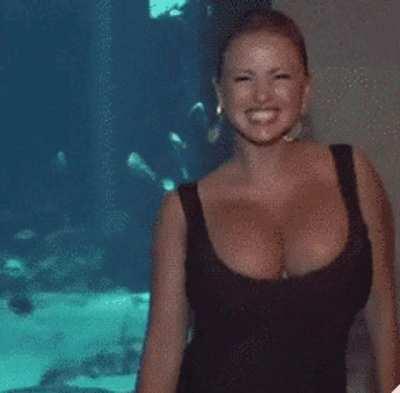 Who is she? It's for homework🤔😂😂😂