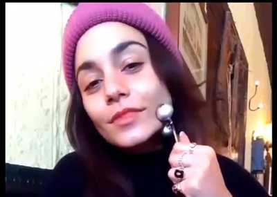 Wish those were my balls...