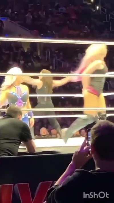 That 🍑 slap from Dana