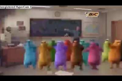 Cuando un wn le pedía un lápiz a a otro en las películas de Disney