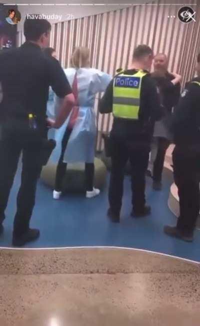 Australian Police force father to vaccinate a child