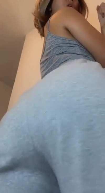 Daddy do you like my farts loud?