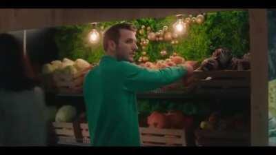 Vse skrite željeeee~ ampak, da je reklama dobra