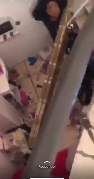 Hanging a ceiling lamp