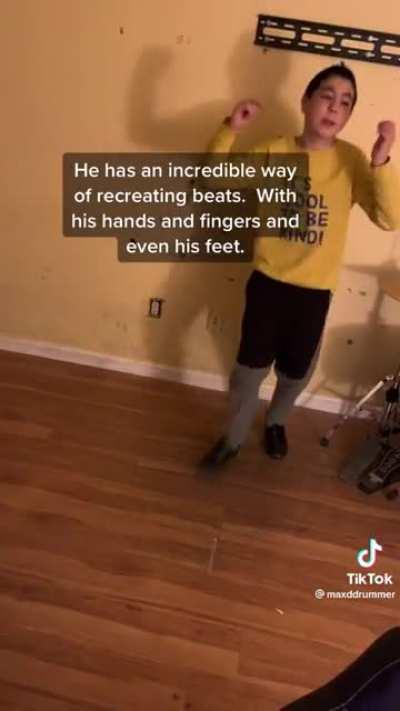 twin he back at it again twinnnn HE A VAMP FR 🫱🏾‍🫲🏽🦇