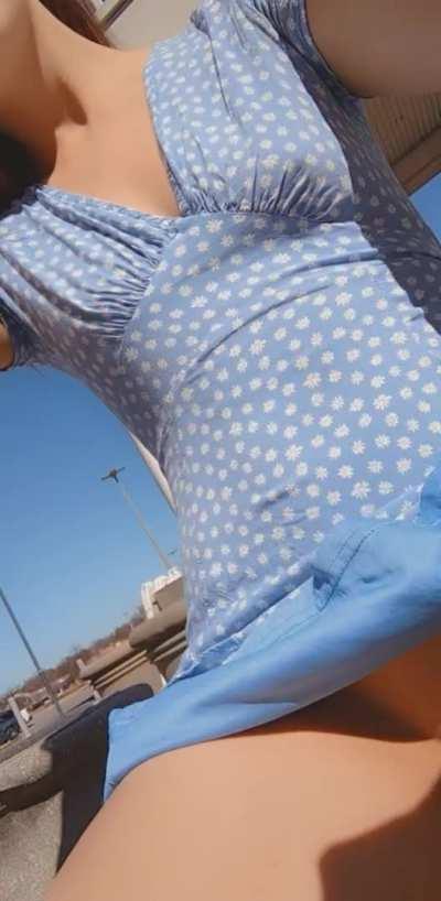 I never wear panties when I go out. [GIF]