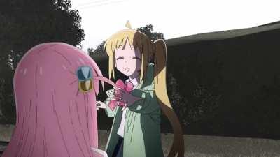 Nijika and Bocchi go trainspotting