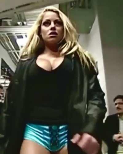 Baddie coming through 👀