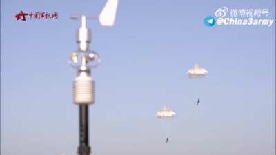 Parachute training of fighters of the 82nd MTR brigade of the 82nd army of the Command of the Central theater of military operations