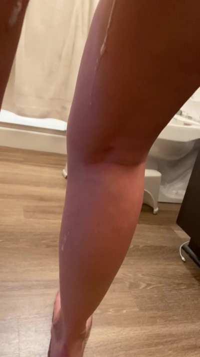 Just dripping out my pussy💦