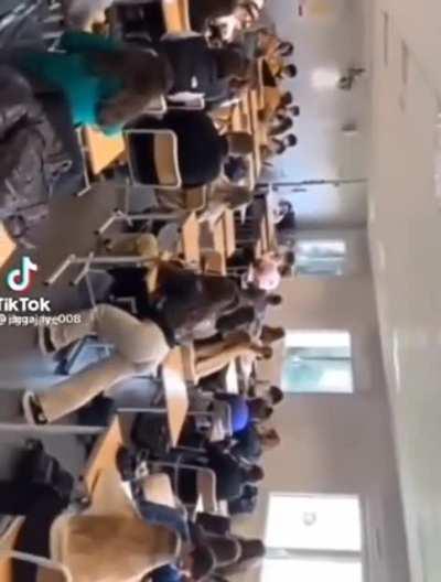 Kyu bhai?😂😂😂😂😂 Kaha dekh raha