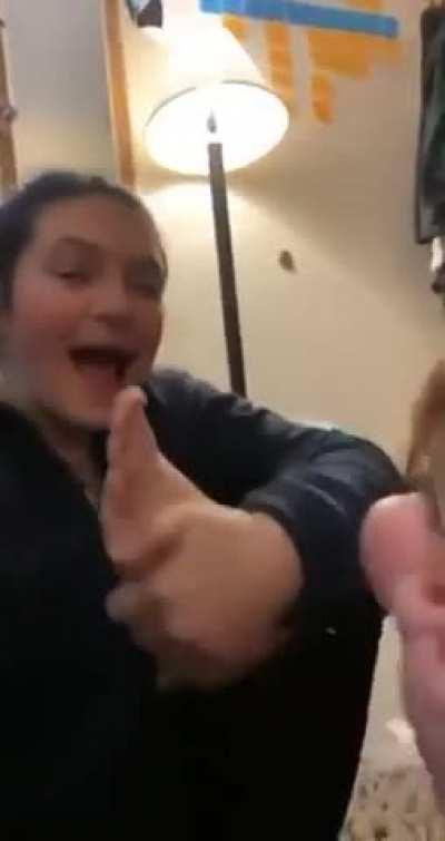 TWO GIRLS SUCKING EACH OTHER TOES