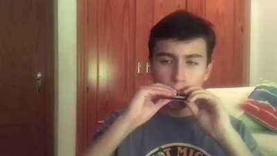 ''Cuando no tengo nada que decir, mando un saludo.'' Un saludo.