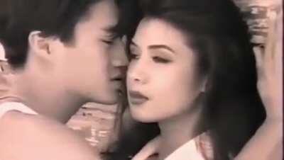 I saw the french version, so here it is