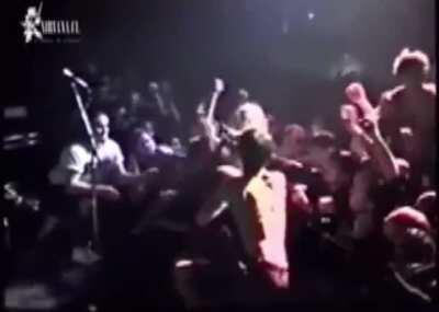kurt getting into a fight while preforming love buzz