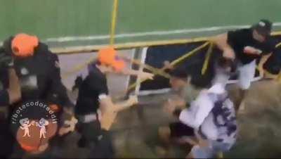 Chamou pra trocação gratuita 