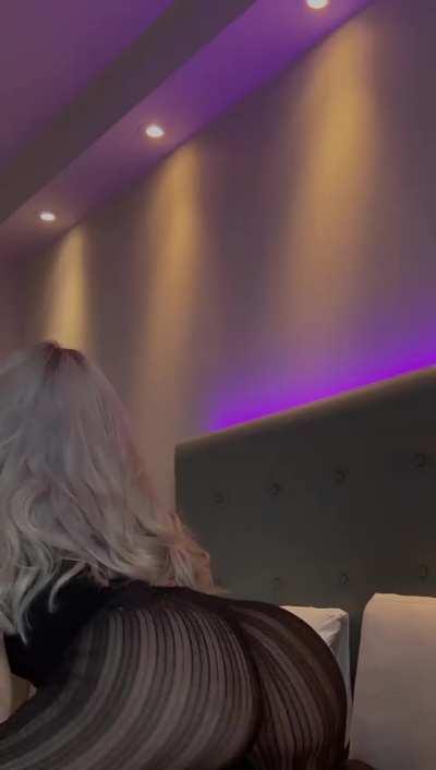 Can you handle it 🍑
