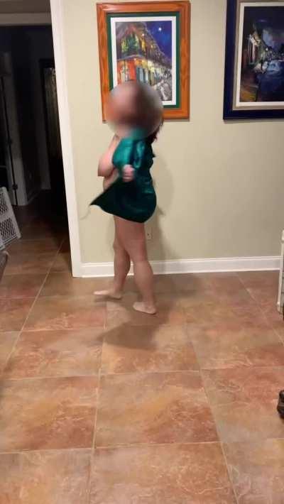 Sexy walk with robe drop!! f55 😘