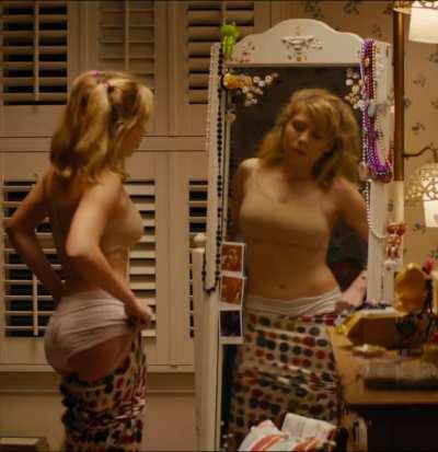 Jennette McCurdy's plump ass is driving me wild