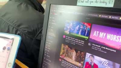 Hitting your head while wearing Galaxy Buds change the volume of the device