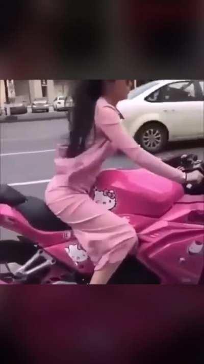 The 0/14/2 project varicose vayne leaving base after reaching her 35 minute mark power spike and buying her 4th item