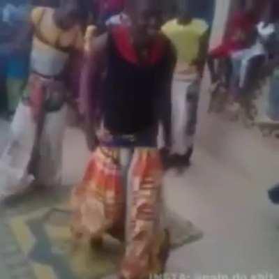 Mortal de frente,confia