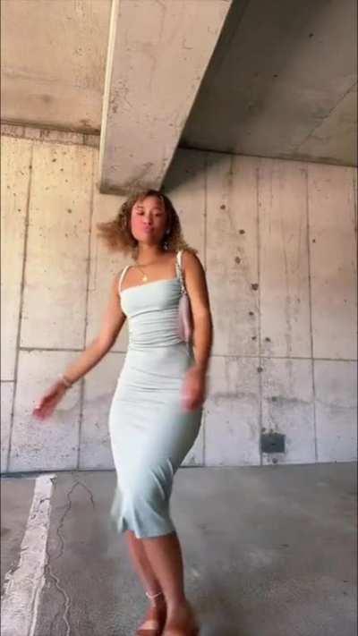 Lexie thick af in this dress