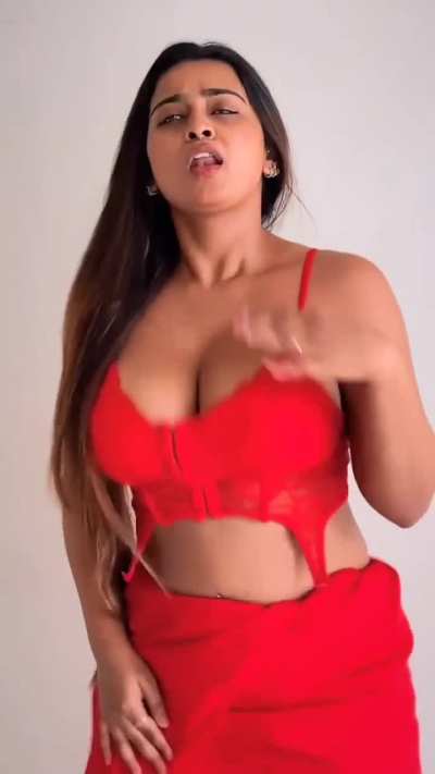 Suhuu shaking her doodh🍼💦