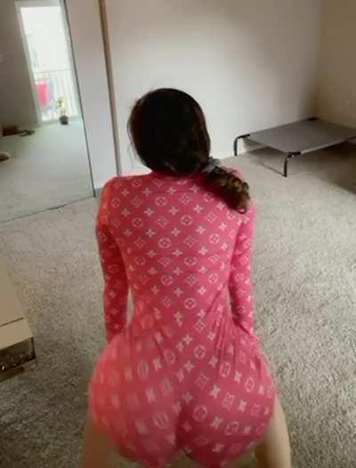 Perfect lil Barbie doll body