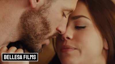 Alina Lopez, Mike Mancini - Alina kissing her new roommate passionately