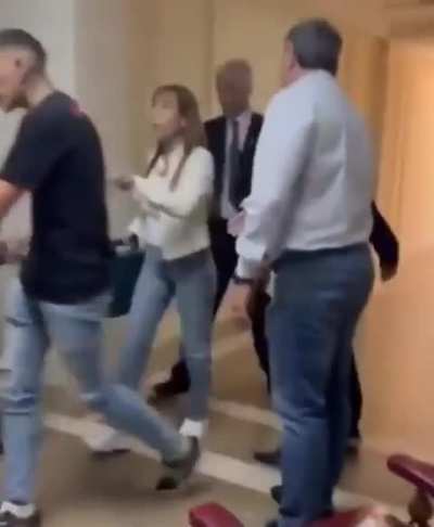 La senadora fueguina de UxP, Cristina Lopez, junto con su esposo quisieron robarse un despacho en el Congreso Nacional y hasta llamaron a un cerrajero